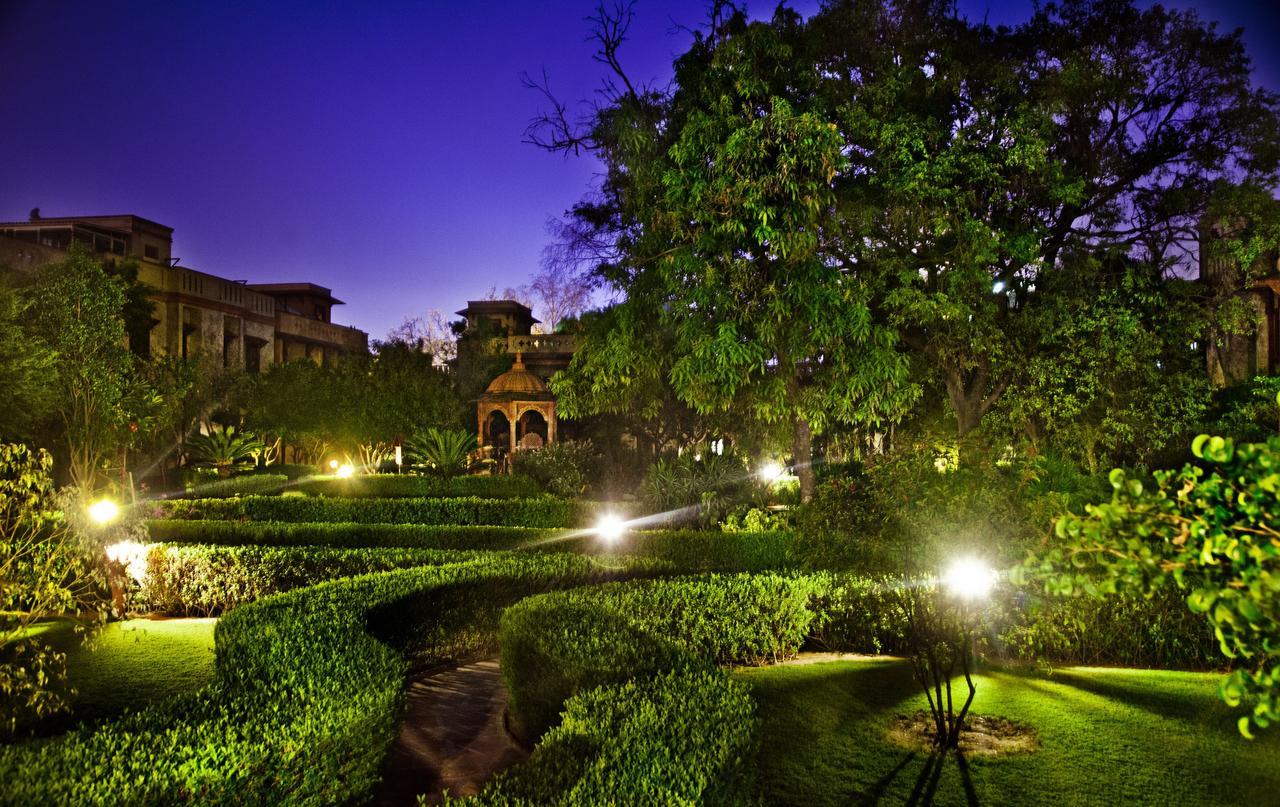 Mvt Guesthouse & Restaurant Vrindavan Exterior photo